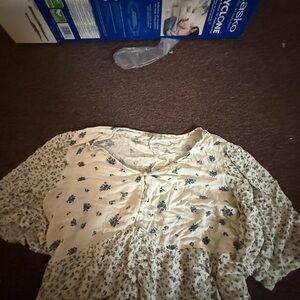 Arizona Jean Company Blue and White Floral Blouse